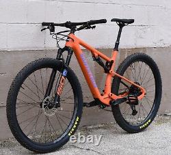 2022 Santa Cruz BLUR MTB, C Carbon, L, 29, Sram GX, NEW FULL WARRANTY