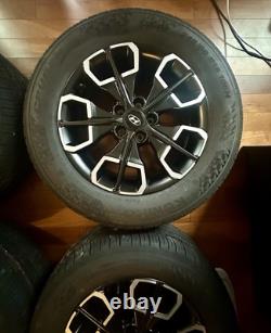 Hyundai Santa Cruz OEM Tires And Black Wheels 18 Like New