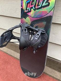 Santa Cruz 146 cm CRUZ GRIP Snowboard with FLOW Nexus Medium Bindings