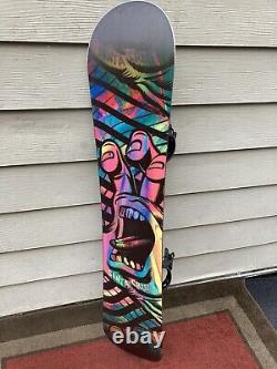 Santa Cruz 146 cm CRUZ GRIP Snowboard with FLOW Nexus Medium Bindings