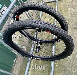 Santa Cruz Reserve 27 carbon wheelset With Maxxis Tires-29er